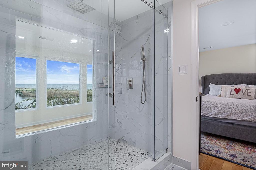 Image 75 of property listing at 4919 MARINERS DR, Shady Side, MD 20764