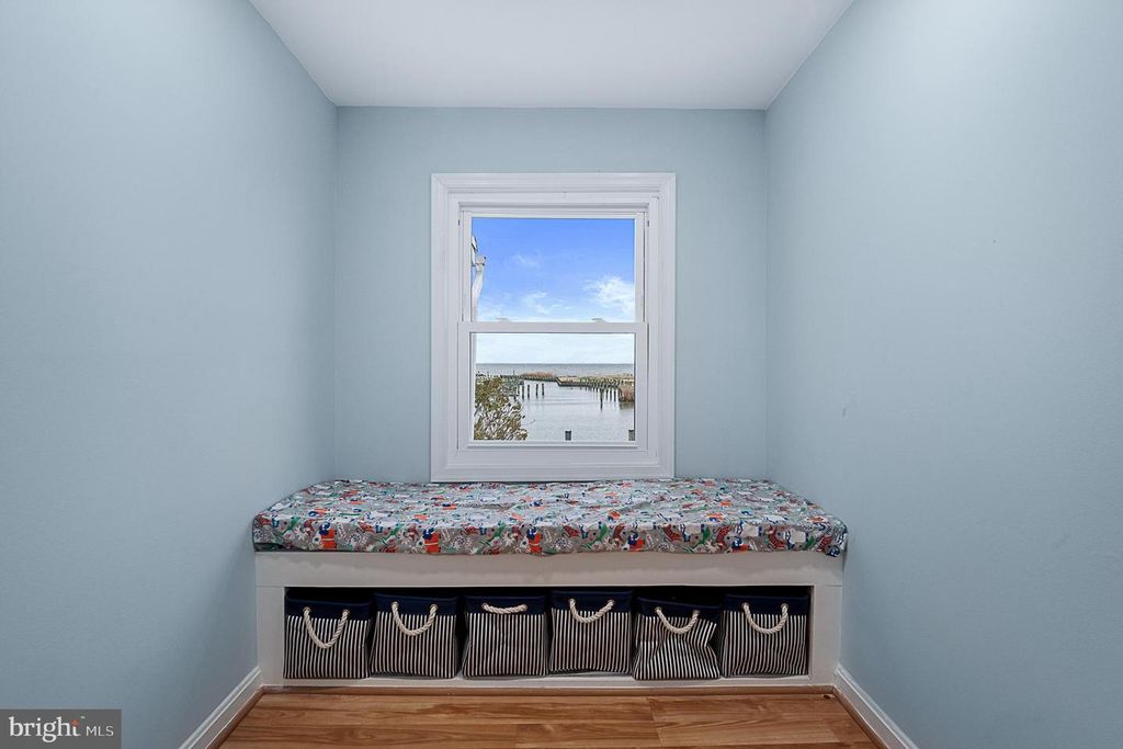 Image 81 of property listing at 4919 MARINERS DR, Shady Side, MD 20764