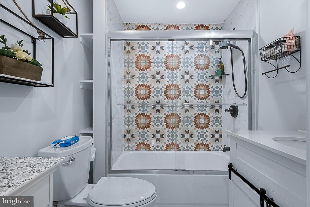 Image 82 of property listing at 4919 MARINERS DR, Shady Side, MD 20764