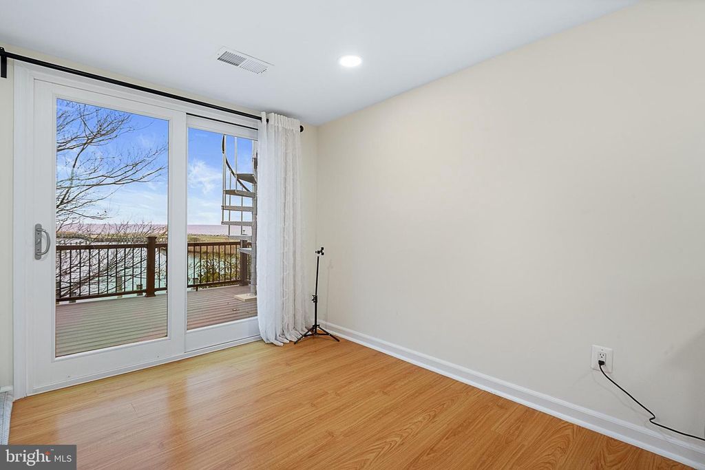 Image 89 of property listing at 4919 MARINERS DR, Shady Side, MD 20764