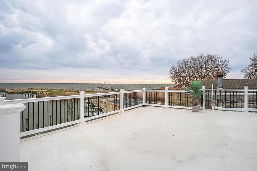 Image 99 of property listing at 4919 MARINERS DR, Shady Side, MD 20764