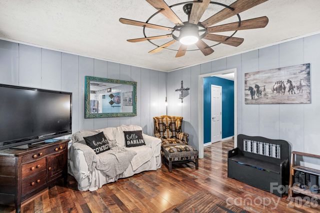 230 E Old Farm Road, Salisbury, NC 28146