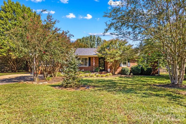 230 E Old Farm Road, Salisbury, NC 28146