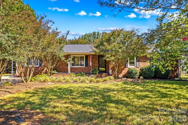 230 E Old Farm Road, Salisbury, NC 28146