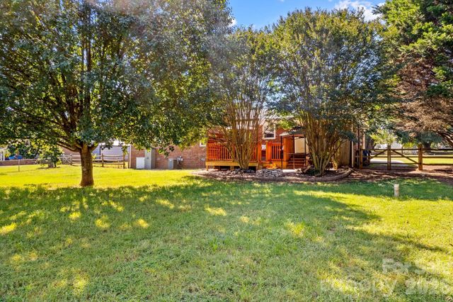 230 E Old Farm Road, Salisbury, NC 28146