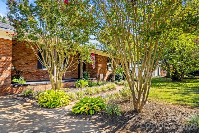 230 E Old Farm Road, Salisbury, NC 28146