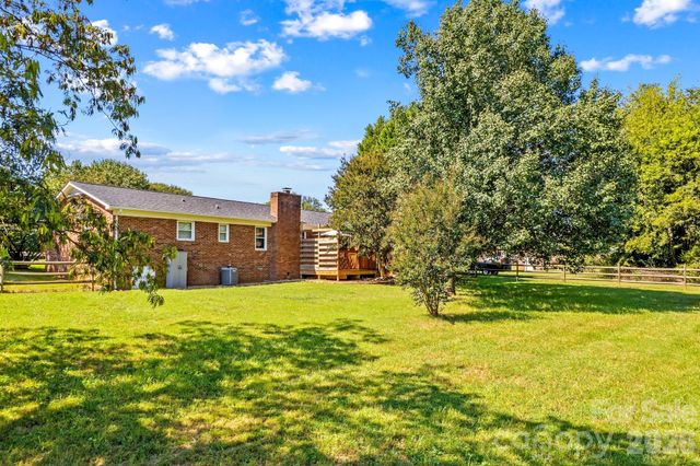 230 E Old Farm Road, Salisbury, NC 28146
