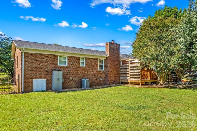 230 E Old Farm Road, Salisbury, NC 28146