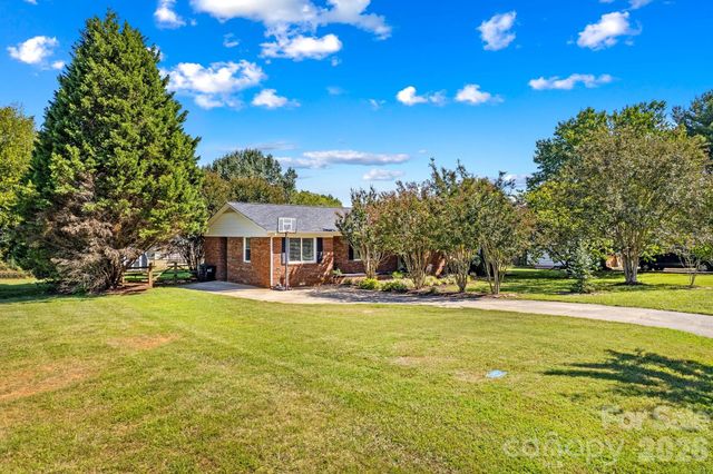 230 E Old Farm Road, Salisbury, NC 28146