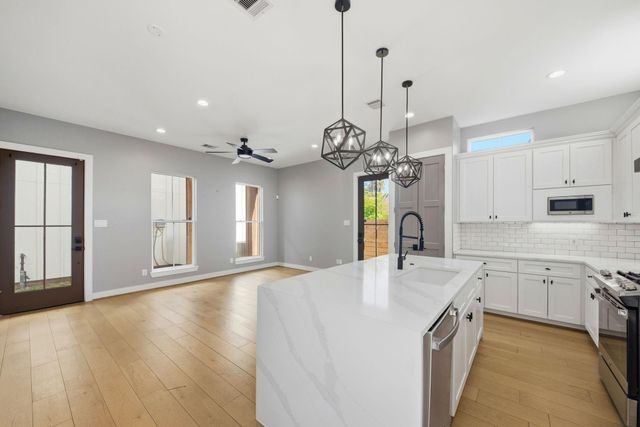 1412 Weiss Street, Houston, TX 77009