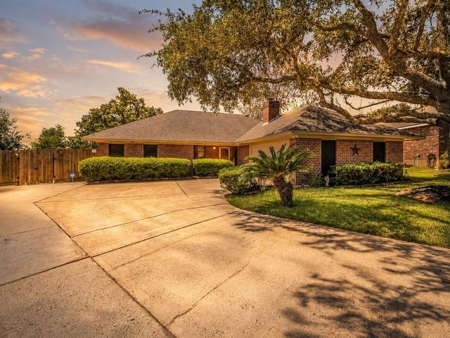 7093 Whispering Wind Drive, Willis, TX 77318