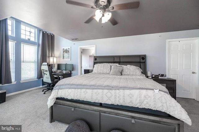 3 FOX CT, Delran, NJ 08075