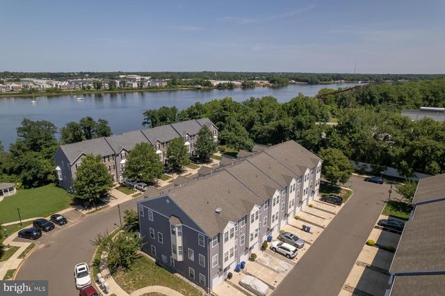 3 FOX CT, Delran, NJ 08075