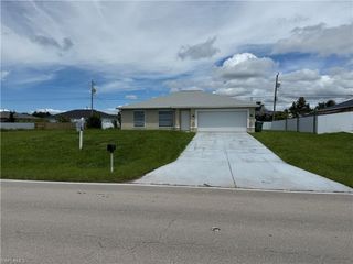 111 Kismet PKWY E, Cape Coral, FL 33909