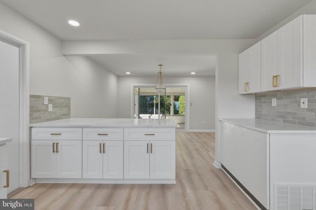 45 RUST HILL RD, Levittown, PA 19056
