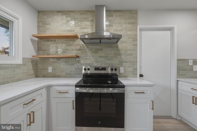 45 RUST HILL RD, Levittown, PA 19056