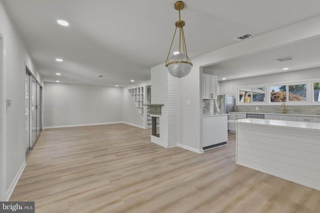 45 RUST HILL RD, Levittown, PA 19056
