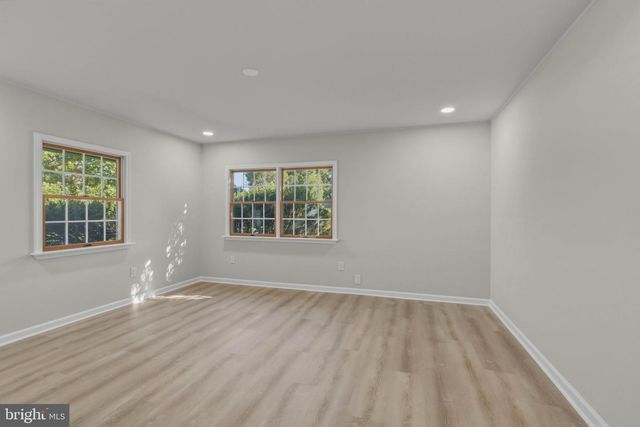 45 RUST HILL RD, Levittown, PA 19056