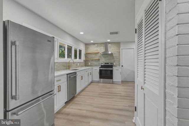 45 RUST HILL RD, Levittown, PA 19056