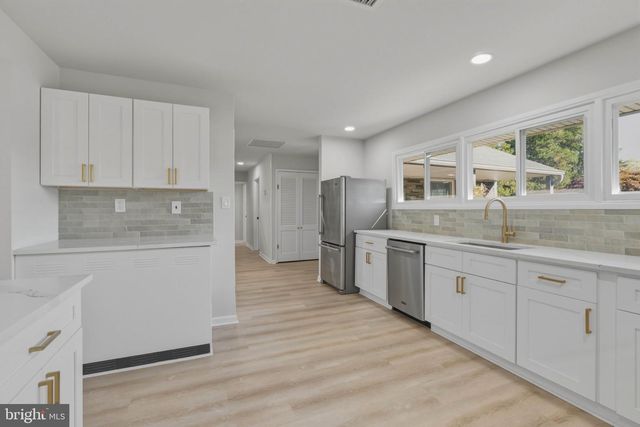 45 RUST HILL RD, Levittown, PA 19056