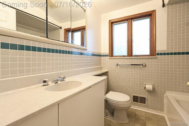 31141 Gladys Avenue, Westland, MI 48185