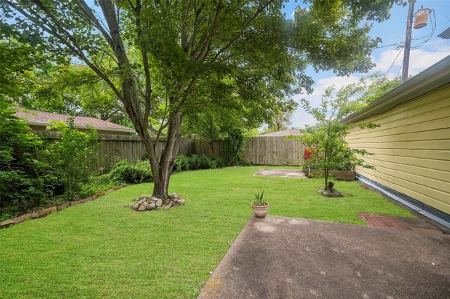 127 Marlin Avenue, Galveston, TX 77550