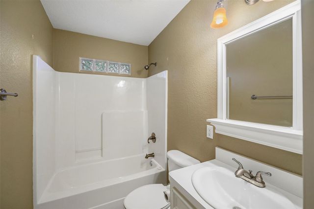 127 Marlin Avenue, Galveston, TX 77550