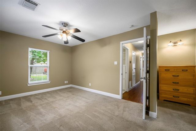 127 Marlin Avenue, Galveston, TX 77550