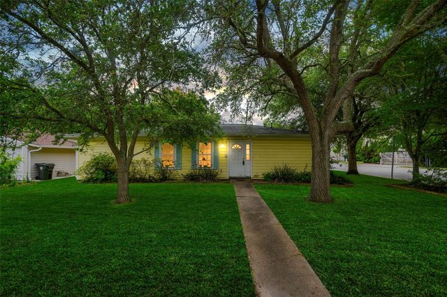 127 Marlin Avenue, Galveston, TX 77550