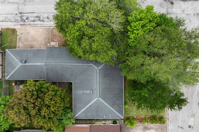 127 Marlin Avenue, Galveston, TX 77550