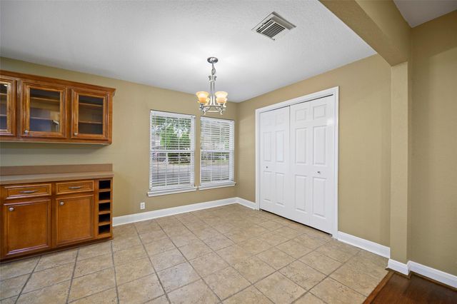 127 Marlin Avenue, Galveston, TX 77550