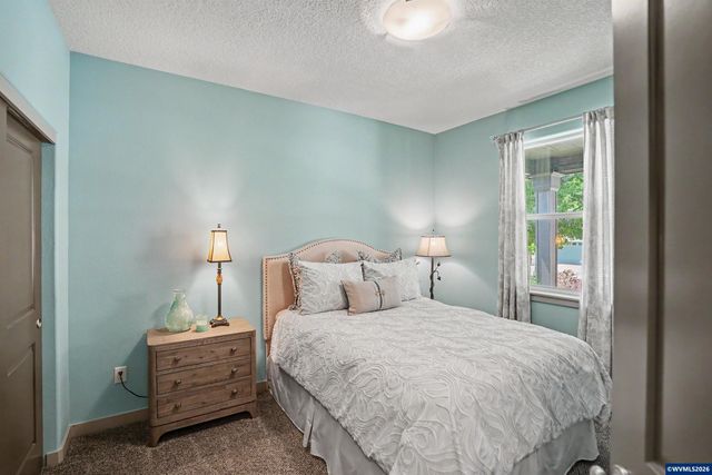 1644 Centennial Dr, Silverton, OR 97381