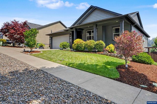 1644 Centennial Dr, Silverton, OR 97381
