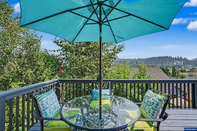 1644 Centennial Dr, Silverton, OR 97381