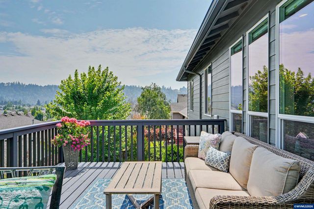 1644 Centennial Dr, Silverton, OR 97381