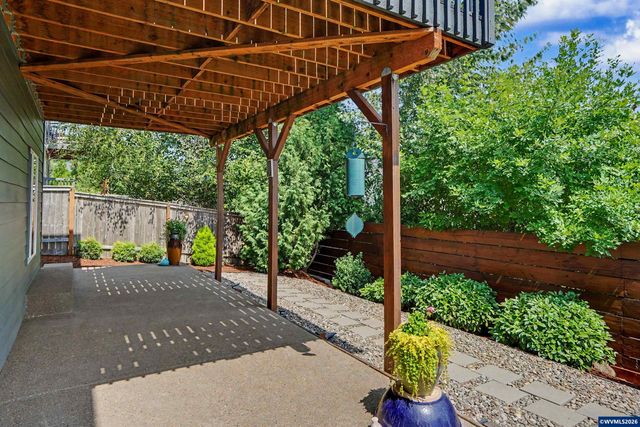 1644 Centennial Dr, Silverton, OR 97381