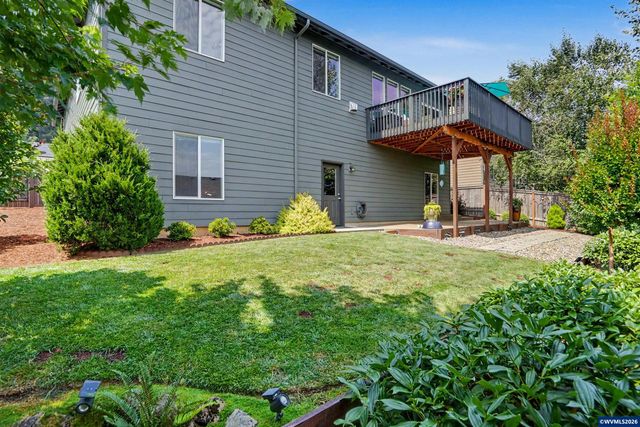 1644 Centennial Dr, Silverton, OR 97381