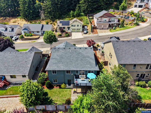 1644 Centennial Dr, Silverton, OR 97381