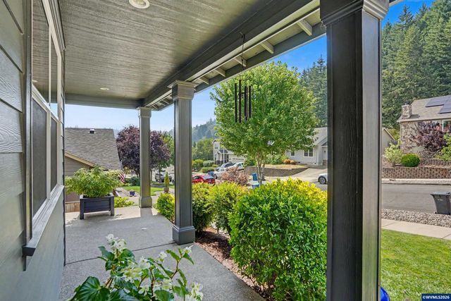 1644 Centennial Dr, Silverton, OR 97381