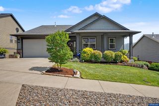 1644 Centennial Dr, Silverton, OR 97381