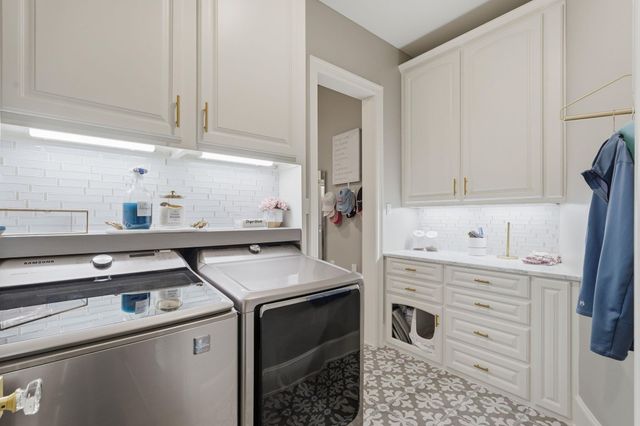 123 N Winter Sunrise Circle, The Woodlands, TX 77375