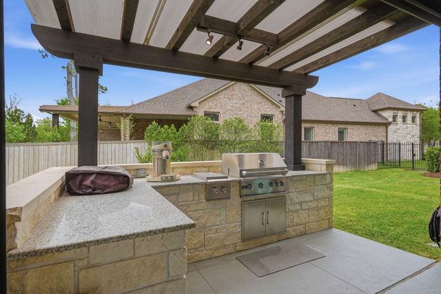 123 N Winter Sunrise Circle, The Woodlands, TX 77375