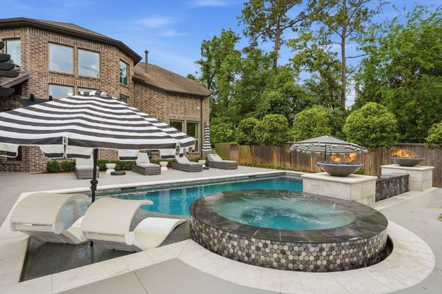 123 N Winter Sunrise Circle, The Woodlands, TX 77375