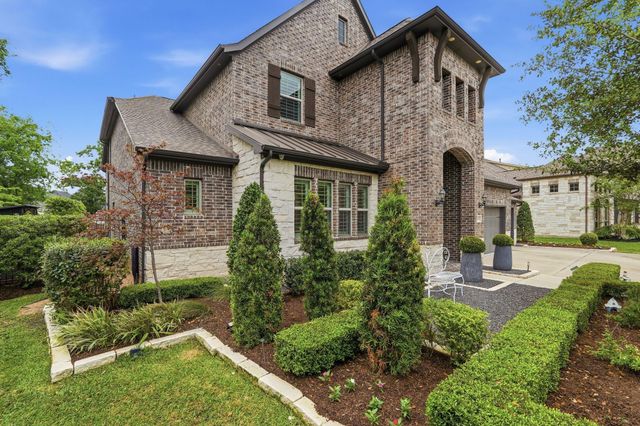 123 N Winter Sunrise Circle, The Woodlands, TX 77375