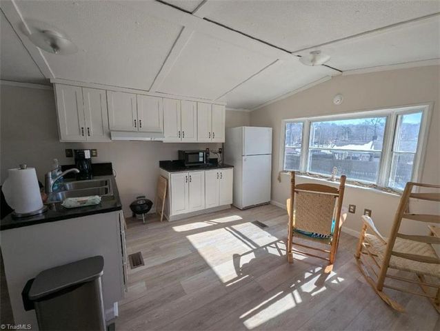 166 Veterans Avenue, Lexington, NC 27292