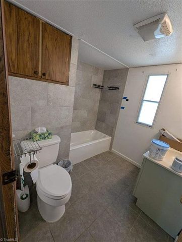 166 Veterans Avenue, Lexington, NC 27292