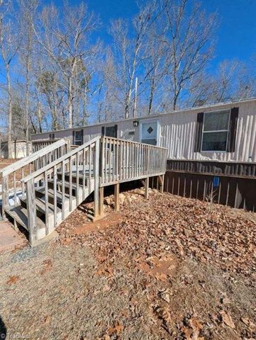 166 Veterans Avenue, Lexington, NC 27292