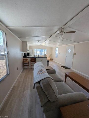 166 Veterans Avenue, Lexington, NC 27292