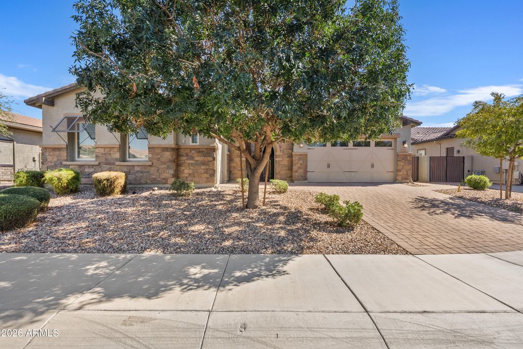 7711 S BARLOW Drive, Gilbert, AZ 85298 — exterior