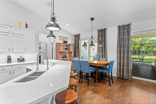 10921 BLUESTEM CIRCLE, Lakewood Ranch, FL 34202